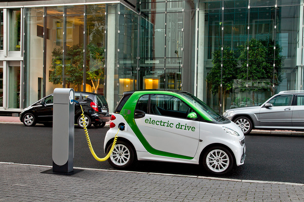 Nhu cầu xe điện tăng đột biến trên toàn cầu