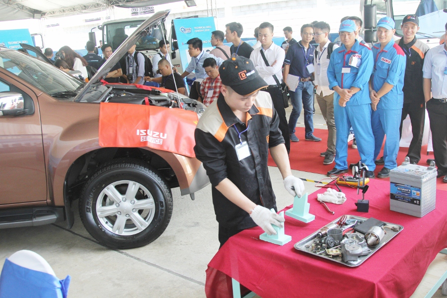 Isuzu Việt Nam chọn thợ máy xuất sắc đi thi quốc tế