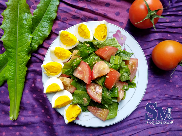Bữa tối giảm cân sau Tết với món salad trứng rau diếp