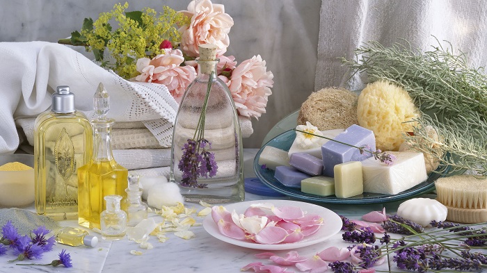Tự làm nước hoa khô với công thức hương thơm đặc trưng của riêng bạn