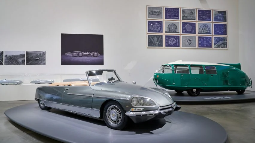 Triển lãm của kiến trúc sư Norman Foster tôn vinh "vẻ đẹp và công nghệ" của xe hơi