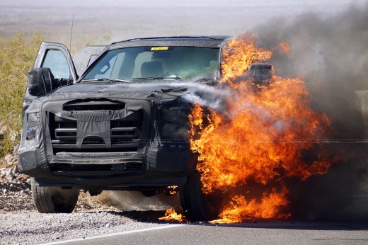 Ford Super Duty 2016 cháy rụi trong vòng thử nghiệm đầu tiên_ảnh 4