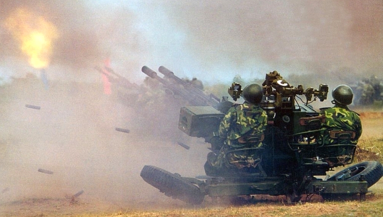 Pháo Trung Quốc sản xuất tự khai hỏa khiến 12 binh sĩ Indonesia thương vong