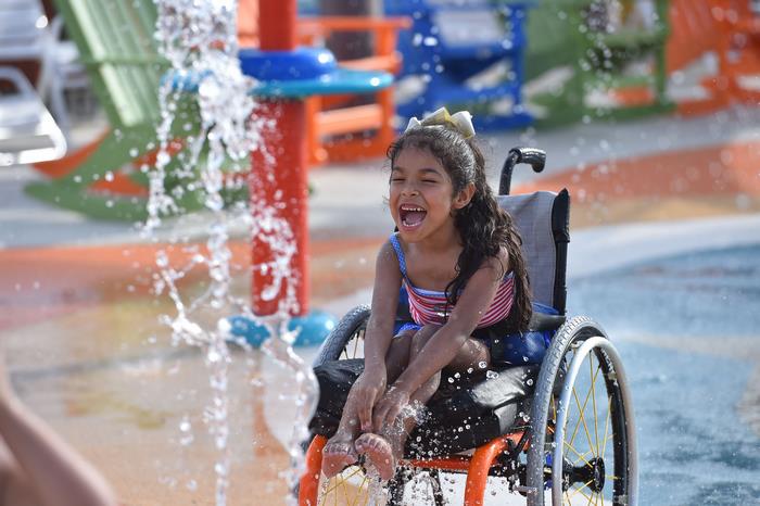 Khai trương công viên nước cho người khuyết tật đầu tiên trên thế giới