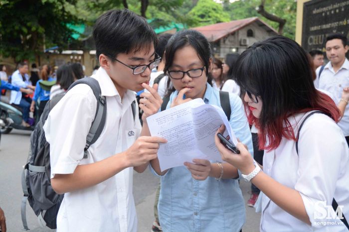 Thí sinh Hà Nội thấy vừa sức với Văn – Toán trong kỳ thi THPT Quốc gia 2017