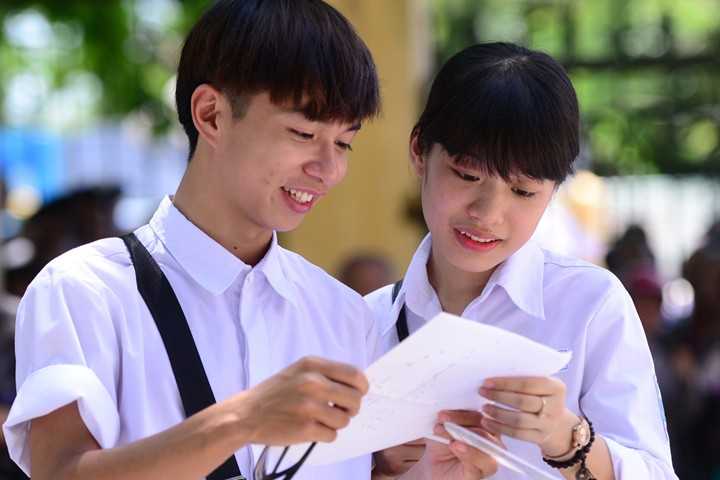 Hạ điểm chuẩn vào lớp 10, THPT Chu Văn An vẫn lấy điểm cao nhất