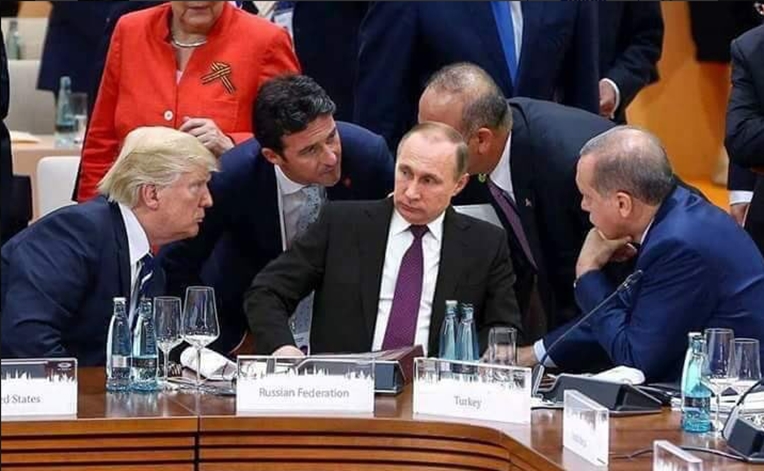 Bức ảnh lãnh đạo thế giới vây quanh Tổng thống Putin chỉ là… hàng giả