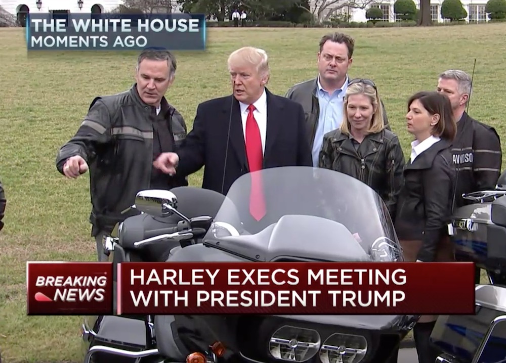 Trump vung 3 triệu USD cứu trợ án phạt cho Harley-Davidson