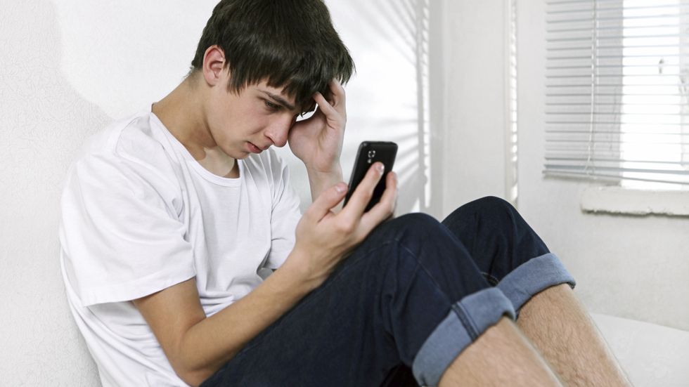 Nghiện smartphone gia tăng nguy cơ trầm cảm, khó kiềm chế ham muốn
