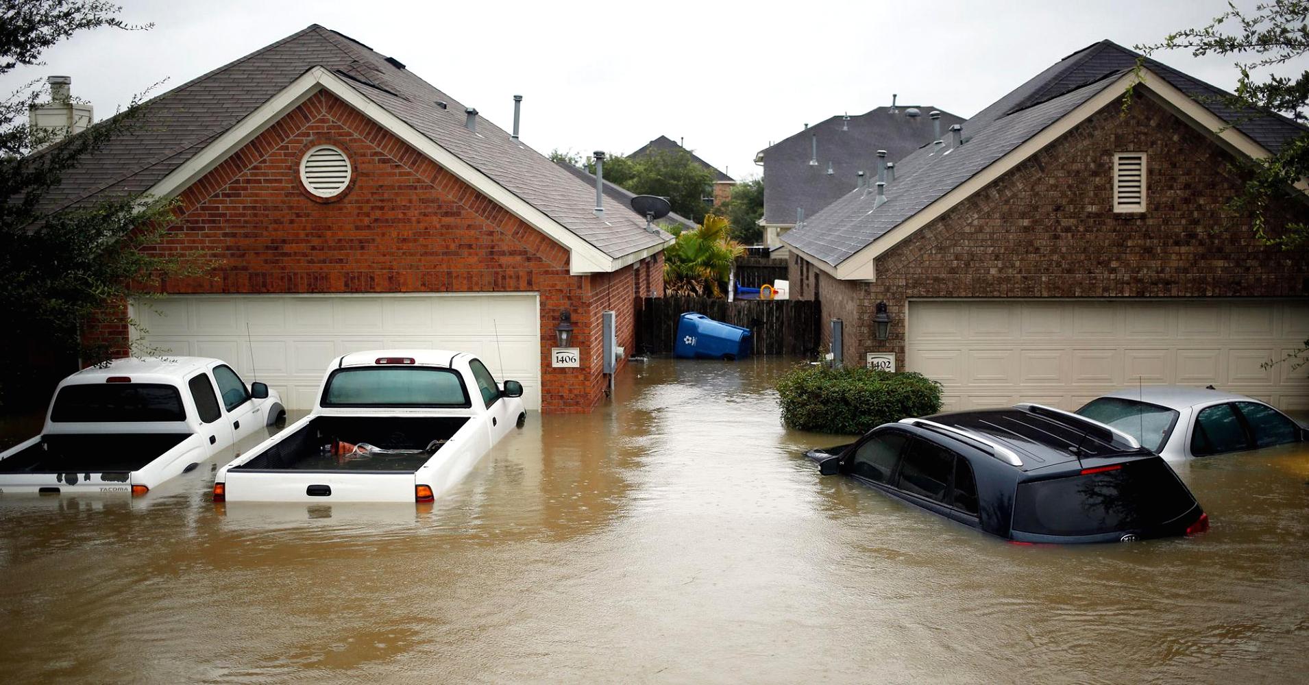 500.000 ôtô “lão hóa” sớm vì siêu bão Harvey