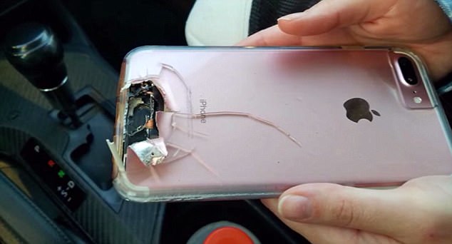 iPhone “xả thân” đỡ đạn cho cô gái trong vụ xả súng Las Vegas