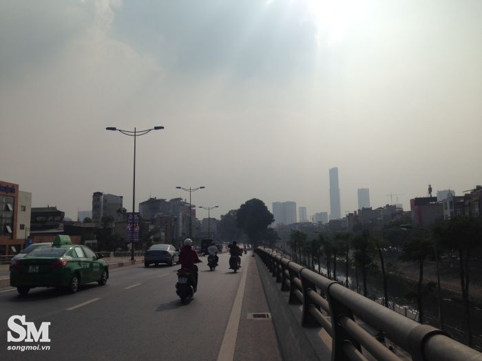 Sương mù và bụi mịn bủa vây Hà Nội hơn 3 ngày 