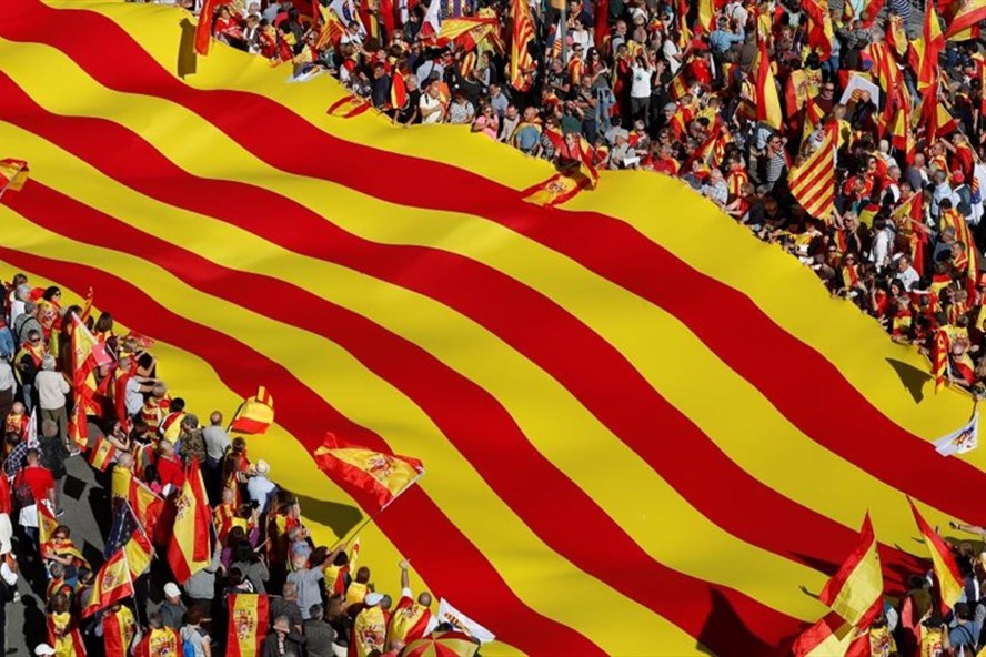 Bế tắc ở Catalonia vì tuyên bố độc lập “vô giá trị”