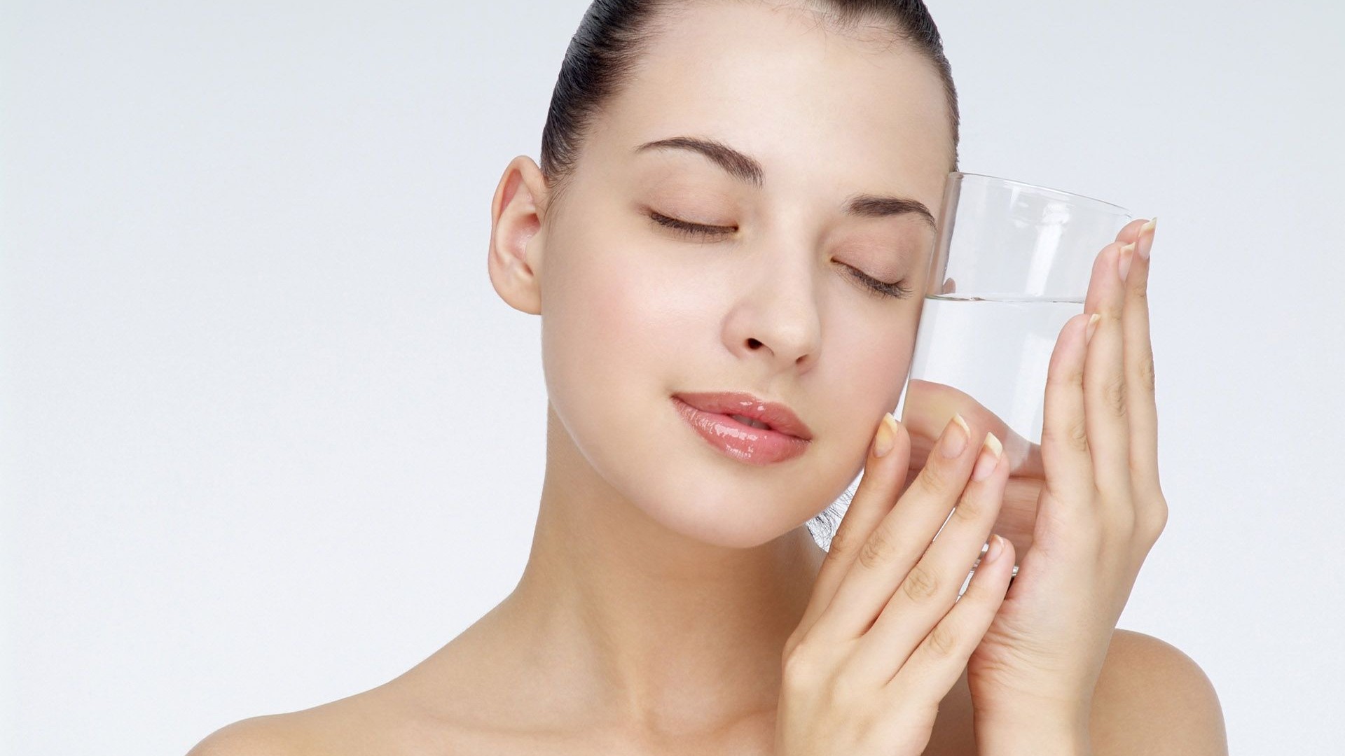 12 lời khuyên hữu ích giúp bạn uống nước nhiều hơn 