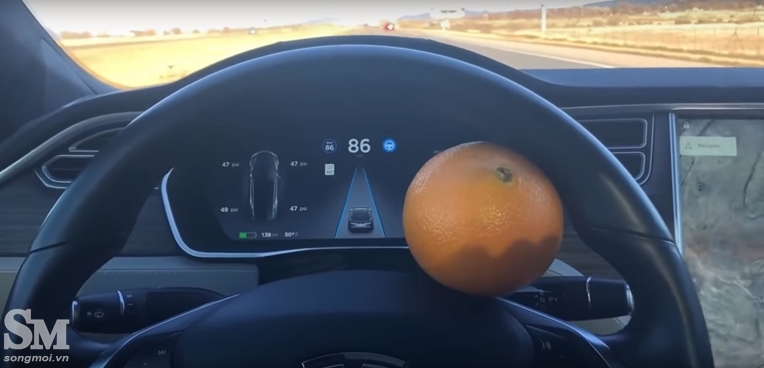Một quả cam cũng có thể qua mặt “trí tuệ” Tesla