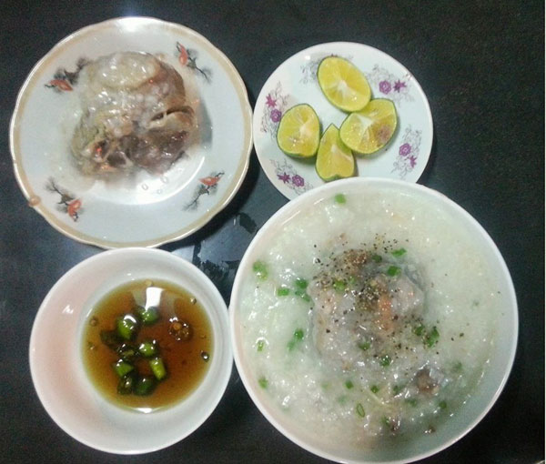 Ăn “cháo cùi” tại quán nhỏ mà ngon đến “lịm” người ngay sân ga Quảng Bình