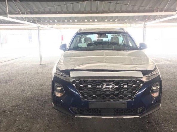 Hyundai Santa Fe 2019 “gây sốt” khi xuất hiện tại Việt Nam