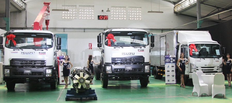 Isuzu Việt Nam ra mắt xe tải mạnh hơn, giảm ồn, tiết kiệm dầu, ngừa va chạm