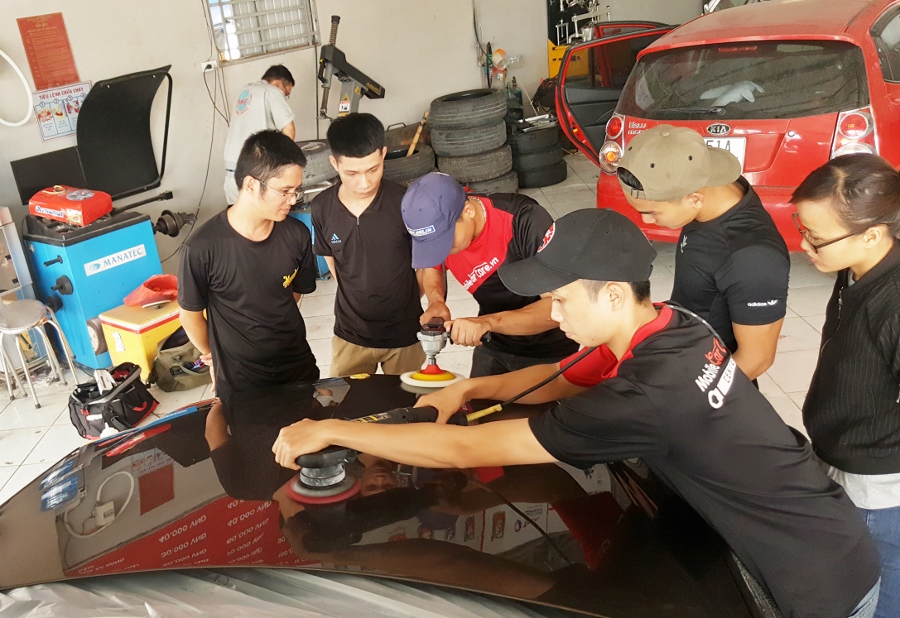 Dạy nghề chăm sóc xe theo chuẩn quốc tế tại Sài Gòn
