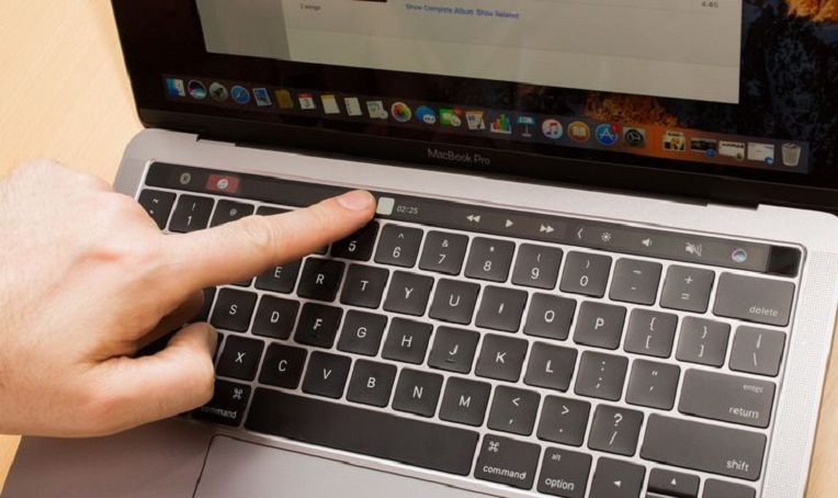 Người dùng MacBook Pro kêu gọi Apple thu hồi sản phẩm
