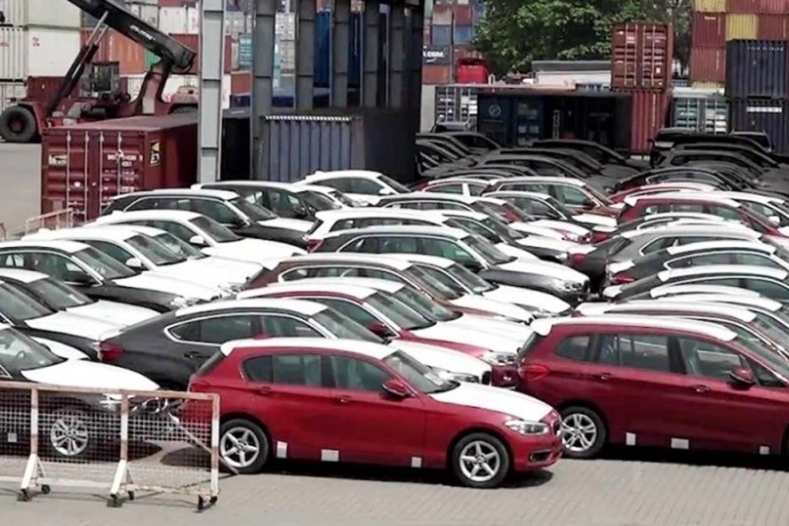 Hơn 600 xe BMW và MINI “om” ở Việt Nam tái xuất về Đức