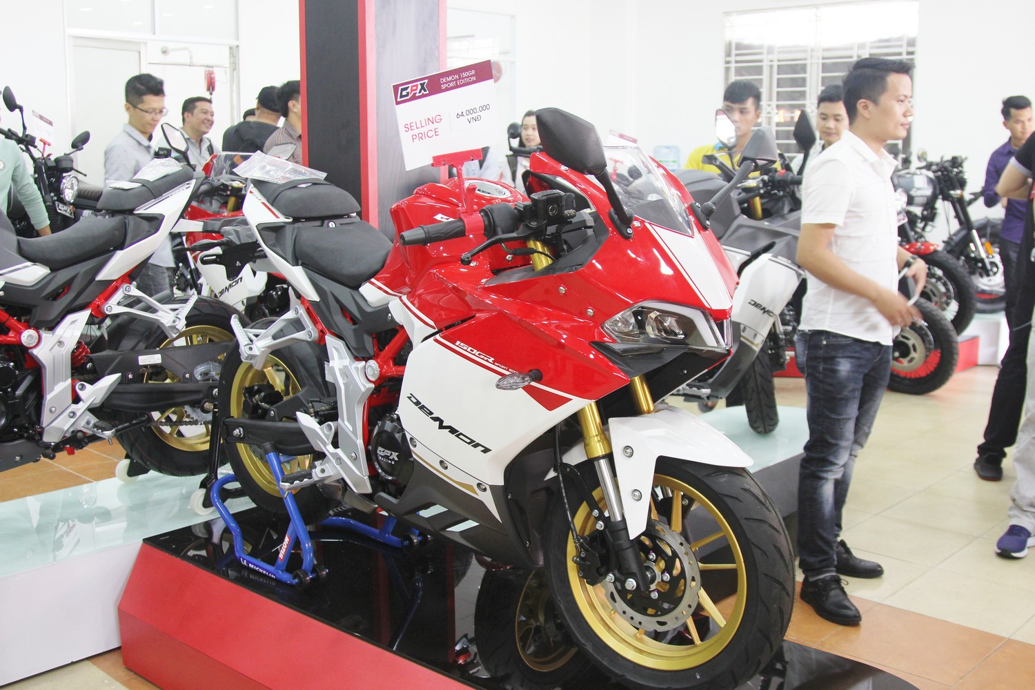 Khai trương showroom môtô Thái Lan GPX Racing đầu tiên tại Sài Gòn