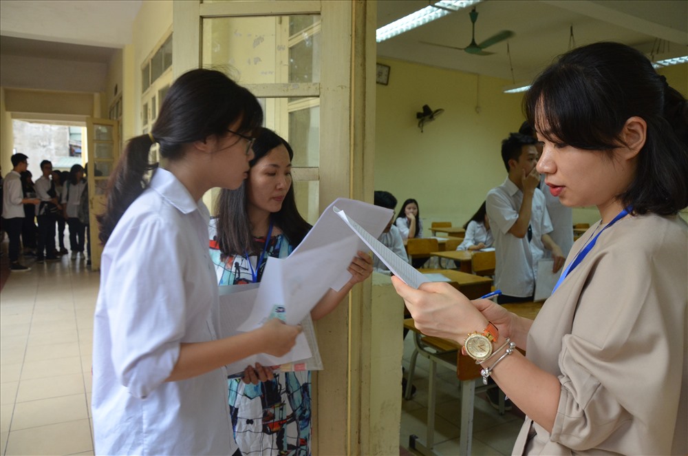 Lộ đề văn thi lớp 10 tại Hà Nội năm học 2018 - 2019?