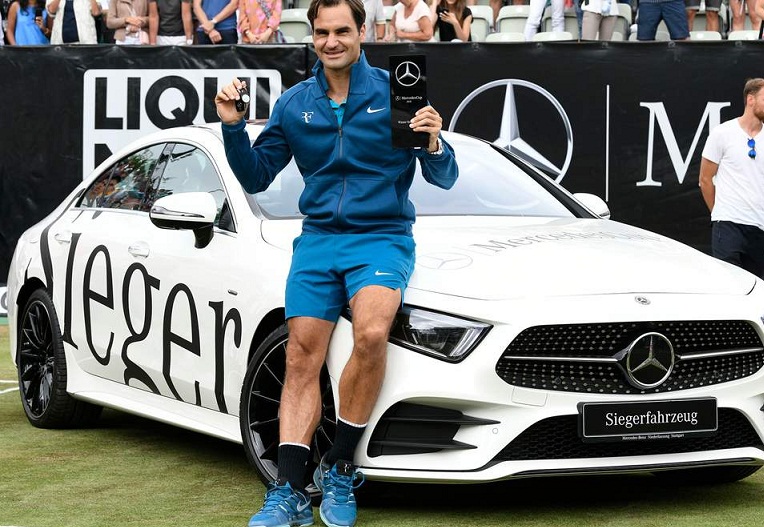 Federer ăn mừng ngôi số 1 bằng chức vô địch Stuttgart Mở rộng 2018