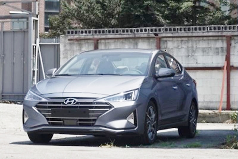 Sedan Hyundai Elantra 2019 lộ thêm hình ảnh: Đẹp như xe sang