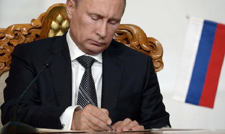 Tổng thống Putin bất ngờ miễn nhiệm 15 tướng trước cuộc tập trận lịch sử