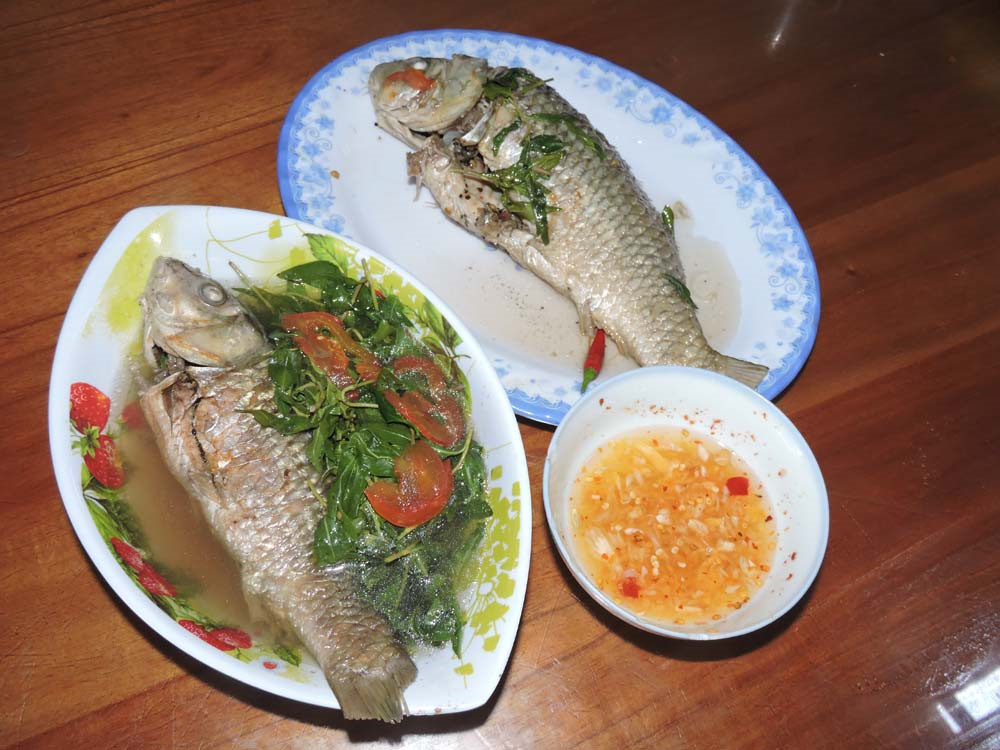 Mát lành tô canh cá trắm nấu rau răm xứ Bạc Liêu