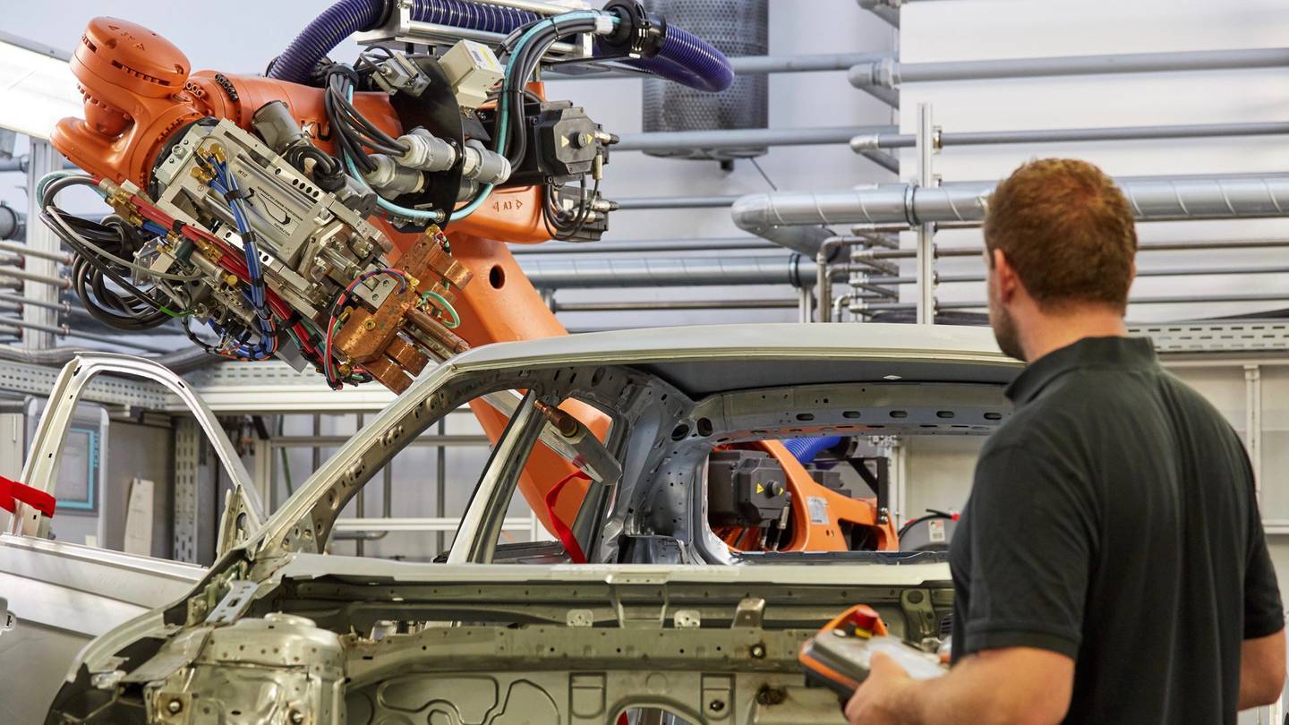 Volkswagen sản xuất hàng loạt phụ tùng bằng máy in 3D