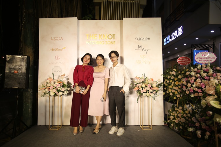 Founder Quỳnh Anh tạo dựng thương hiệu bằng váy cưới trơn cho Lecia Bridal  