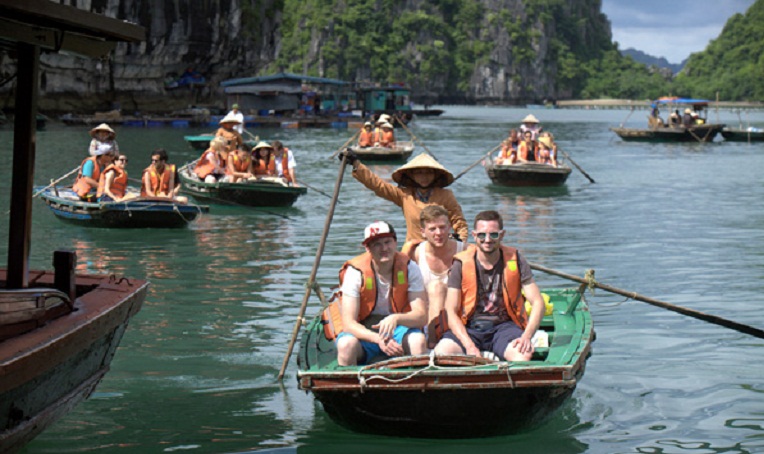 Du lịch Việt Nam nhìn từ con số: vui, nhưng chưa thể mừng
