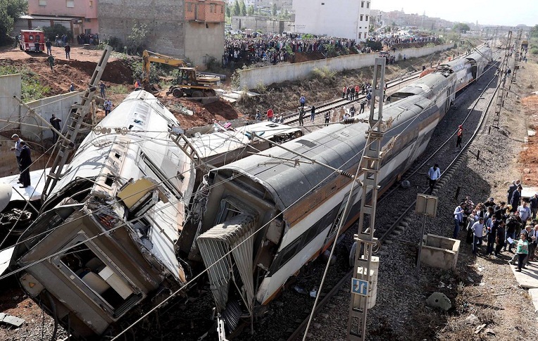 Tai nạn tàu hỏa kinh hoàng khiến gần 100 người thương vong