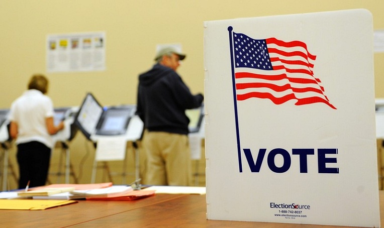 Máy bỏ phiếu trục trặc gây lo ngại về kết quả bầu cử giữa nhiệm kỳ Mỹ