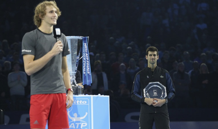 Thua Zverev, Djokovic lỡ cơ hội san bằng kỷ lục của Federer