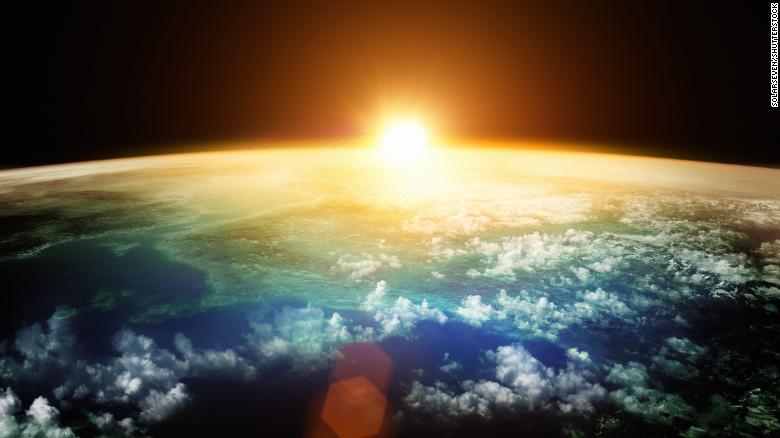 Phun hóa chất giảm bớt ánh nắng mặt trời để hạn chế biến đổi khí hậu?