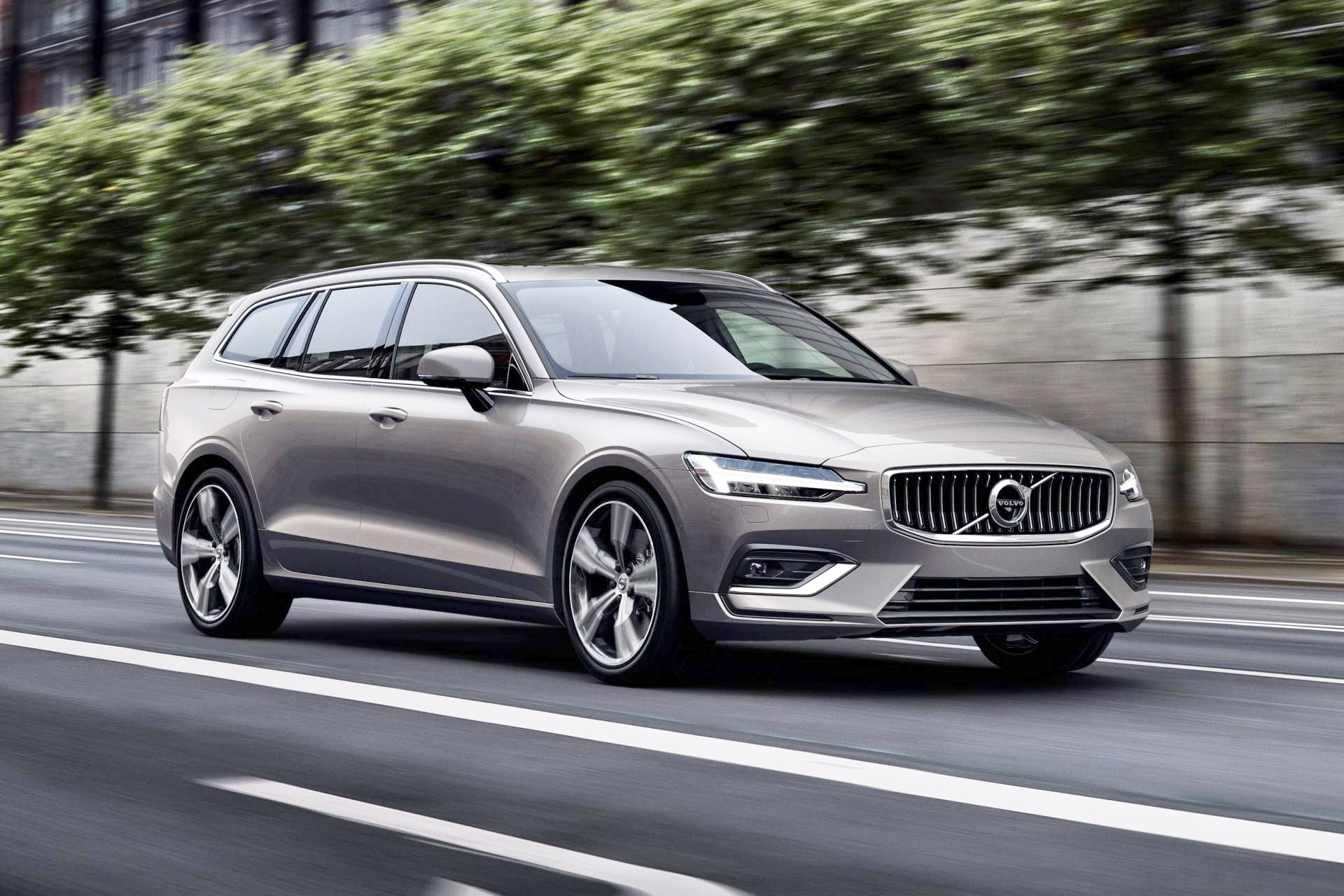 Volvo V60 2019 lái “phê” với động cơ tăng áp 2.0L