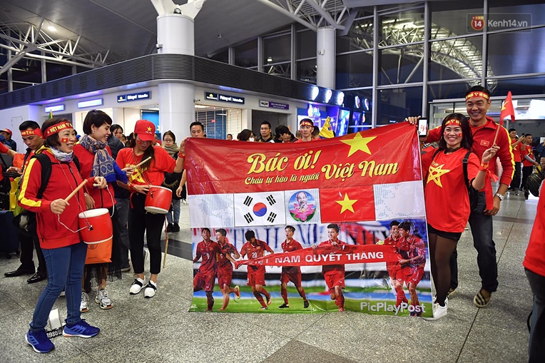 Những giây phút sục sôi mong Việt Nam chiến thắng  trước trận Chung kết lượt về AFF Cup 2018