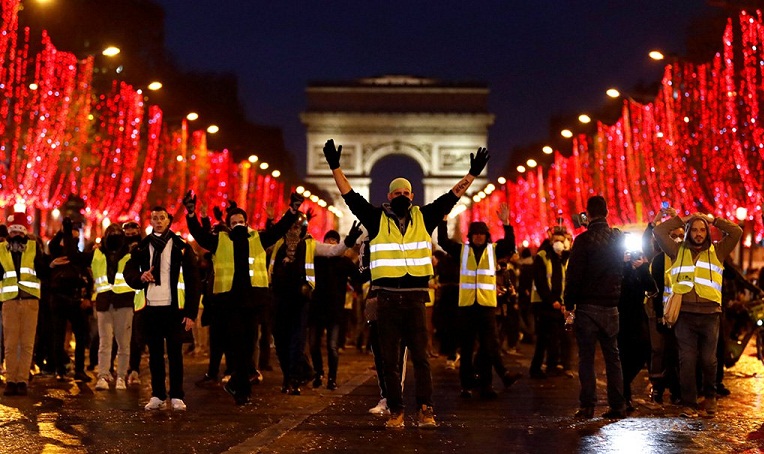 Chính phủ Pháp đối mặt với nguy cơ biểu tình lớn đêm giao thừa