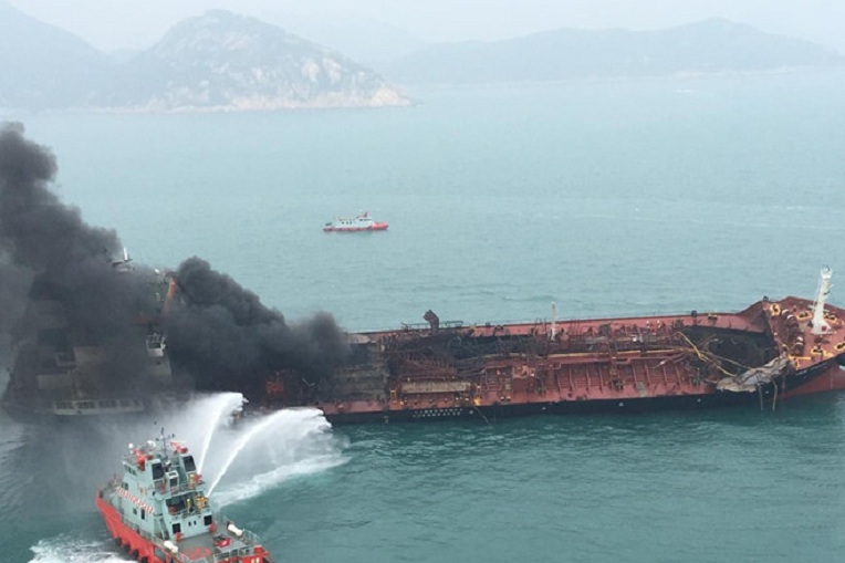 Cháy tàu ở Hong Kong: 1 người thiệt mạng, 2 người Việt mất tích