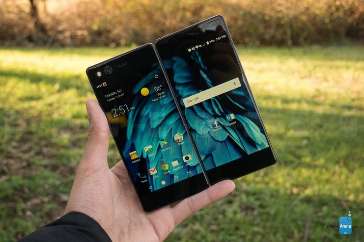 LG G8 ThinQ có thể “biến hình” do được trang bị hai màn hình