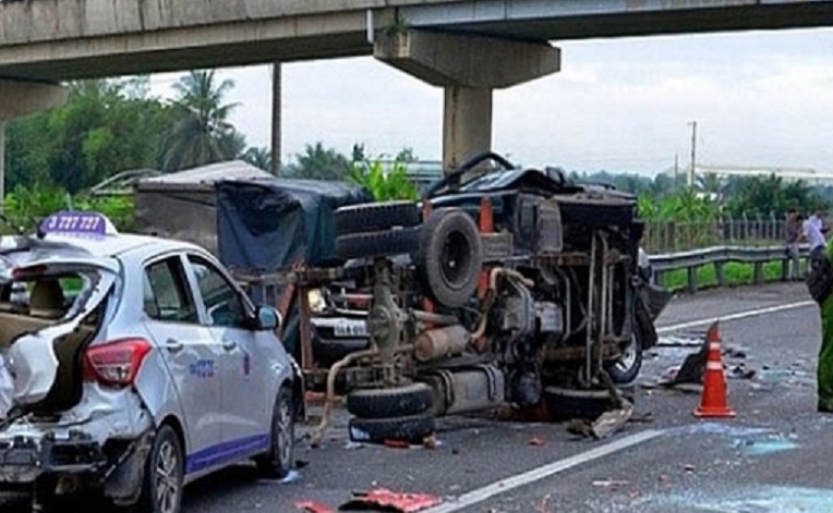 Tai nạn giao thông khiến 262 người thương vong trong 6 ngày Tết