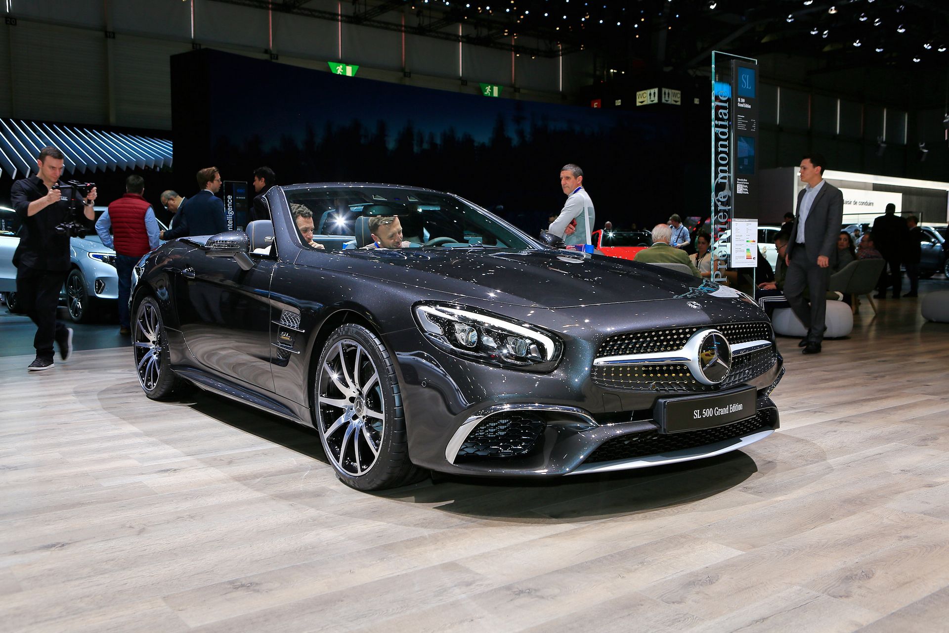 Ngắm mui trần hạng sang Mercedes-Benz SL Grand Edition