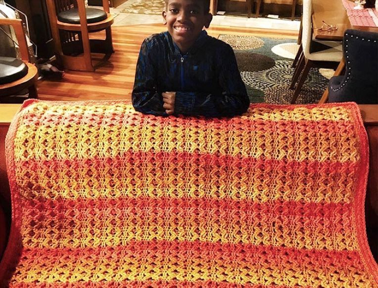 Ngạc nhiên với khả năng đan móc tài tình của cậu bé 11 tuổi