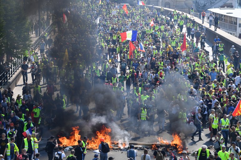 Paris lại rung chuyển khi biểu tình “Áo Vàng” biến thành bạo lực 