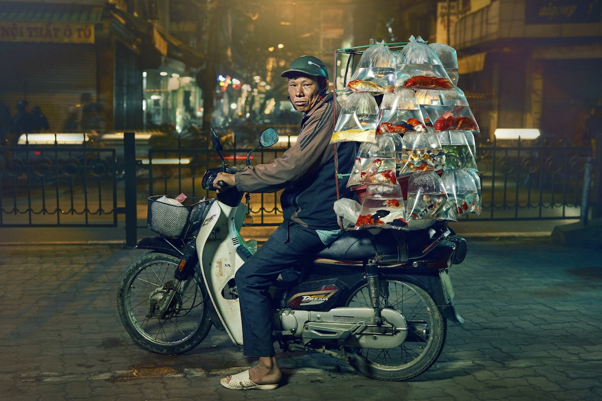 “Shipper” Hà Nội trong mắt nhiếp ảnh gia nước ngoài