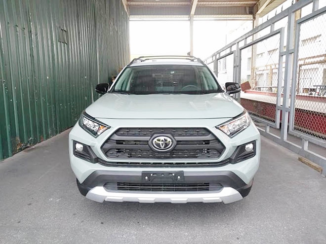 Toyota RAV4 2019 về Việt Nam giá đắt ngang Land Cruiser Prado