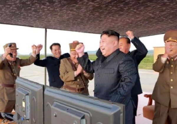 Triều Tiên phóng tên lửa để “cảnh báo nghiêm khắc” Mỹ, Hàn Quốc